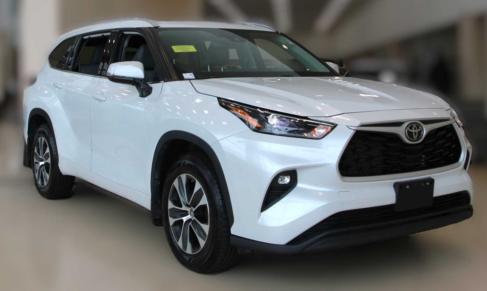 2022 Toyota Highlander XLE's photo