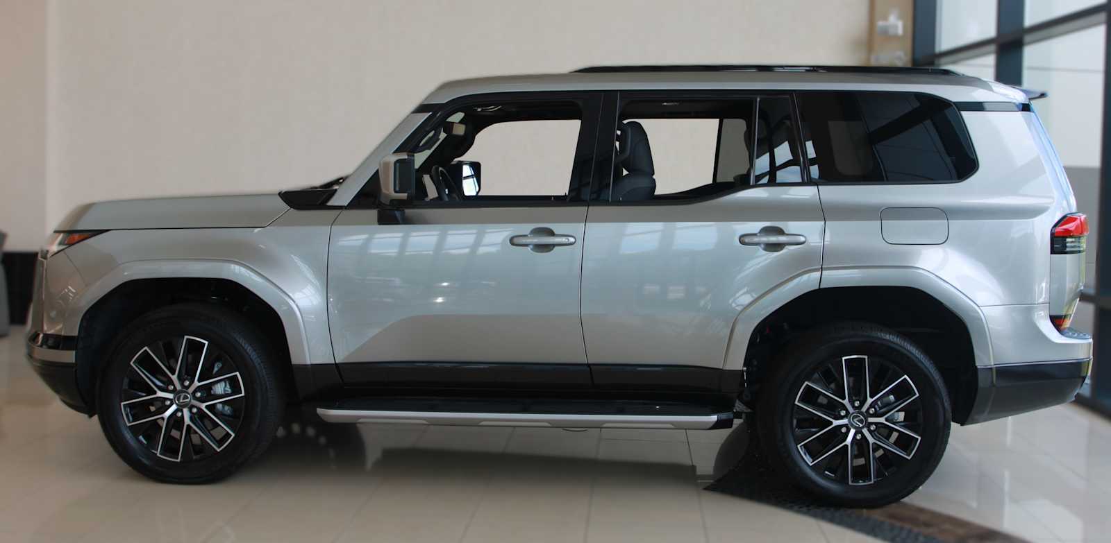 2025 Lexus GX Premium - Photo 12