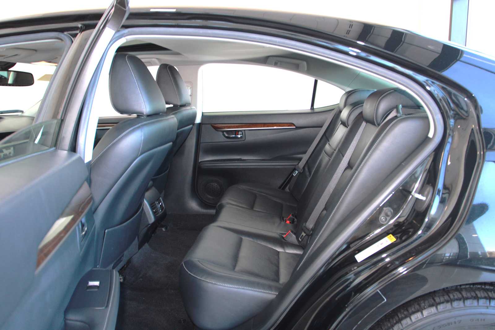 used 2015 Lexus ES 350 car, priced at $17,497