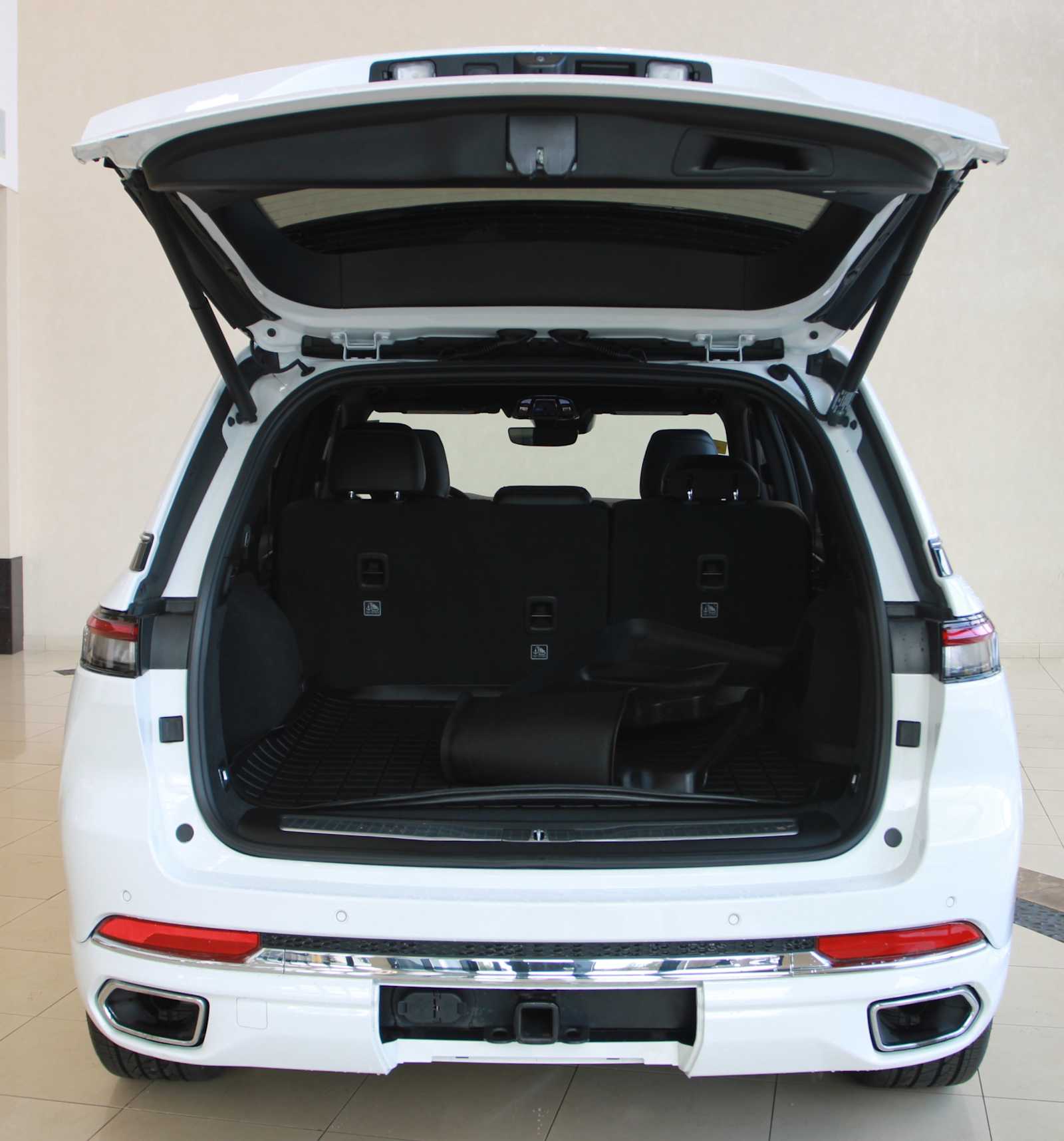 used 2023 Jeep Grand Cherokee car, priced at $36,897