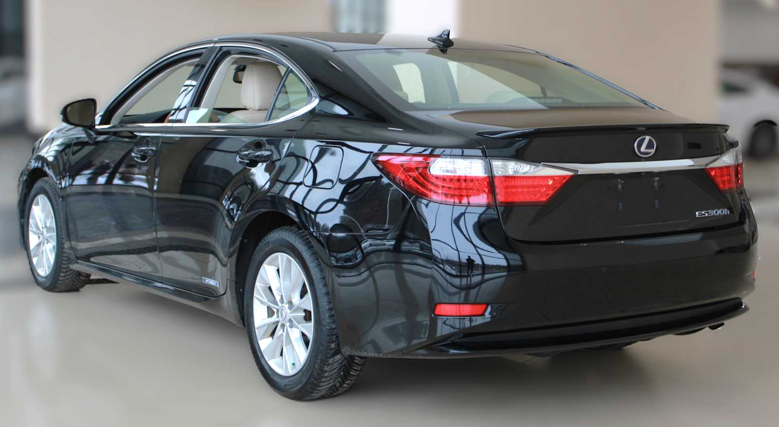 used 2014 Lexus ES 300h car, priced at $15,997