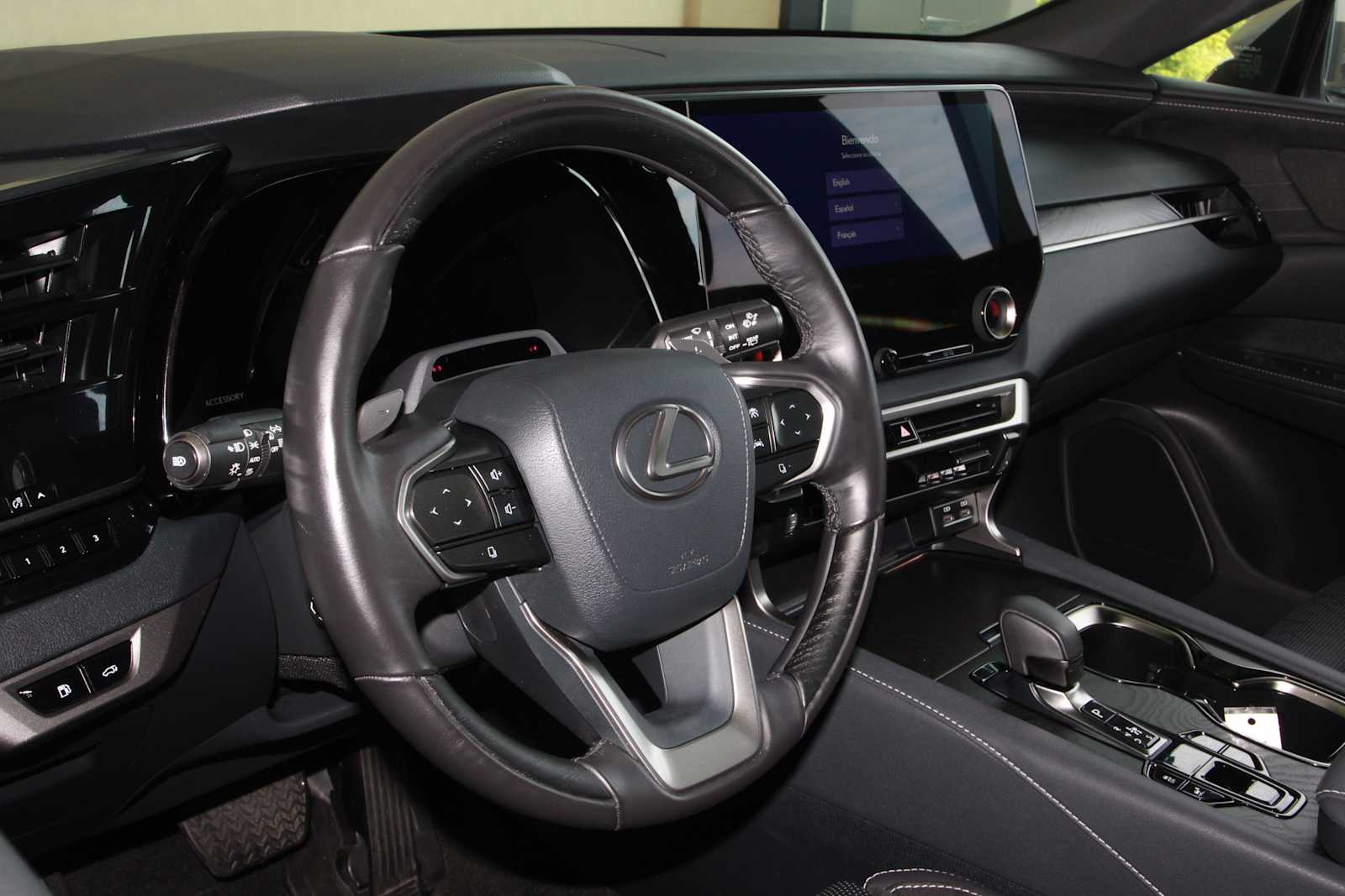 2025 Lexus RX PHEV 450h+ - Photo 33