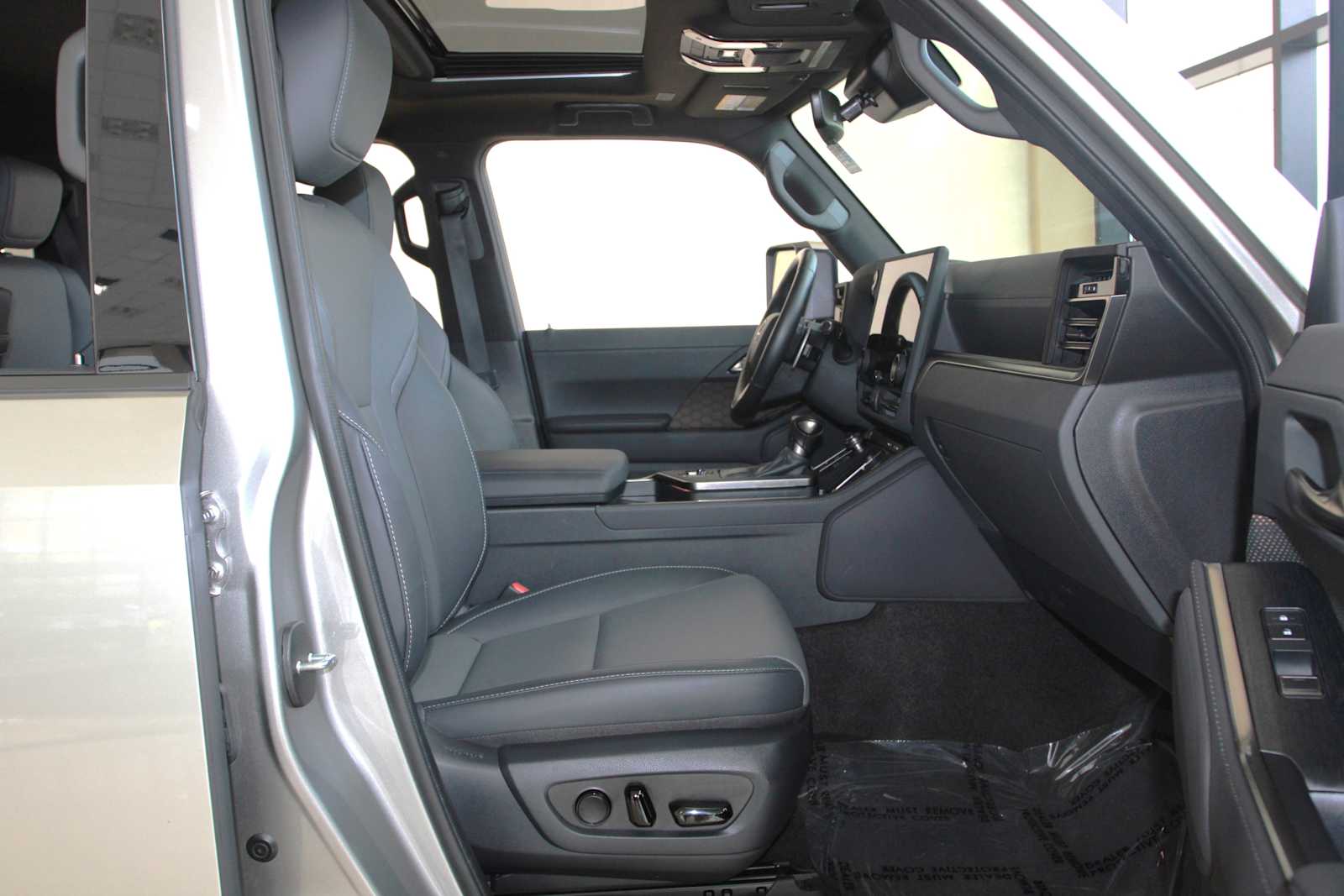 2025 Lexus GX Premium - Photo 28