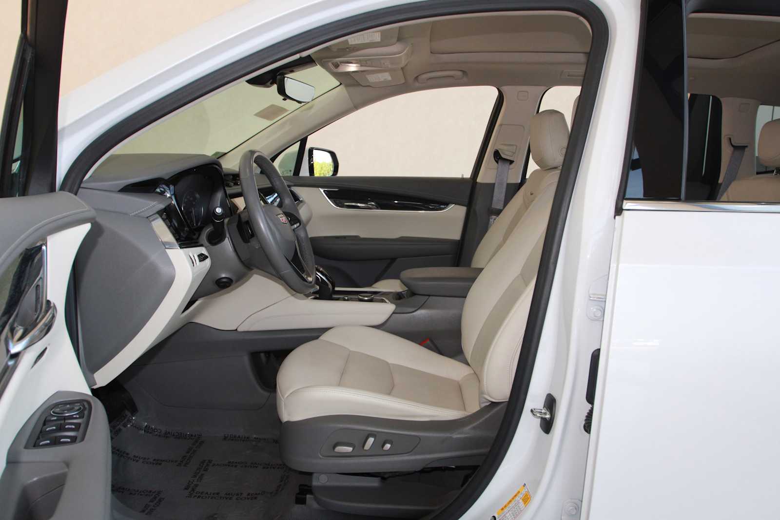 used 2022 Cadillac XT6 car, priced at $31,797