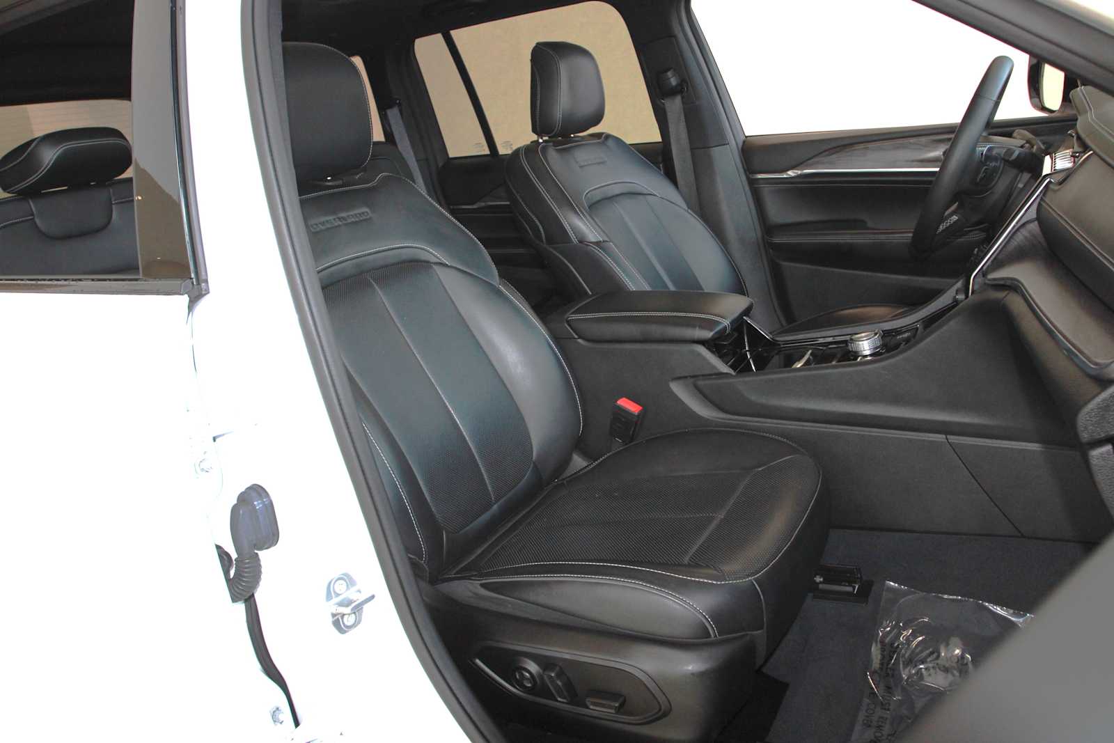 used 2023 Jeep Grand Cherokee car, priced at $36,897