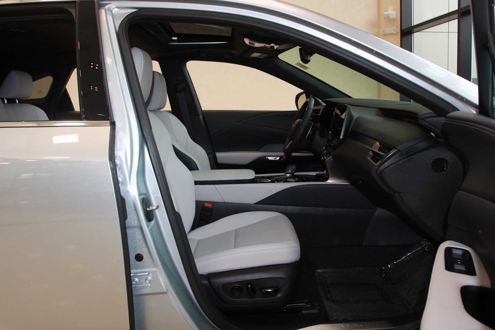 2026 Lexus RX Hybrid 350h - Photo 28