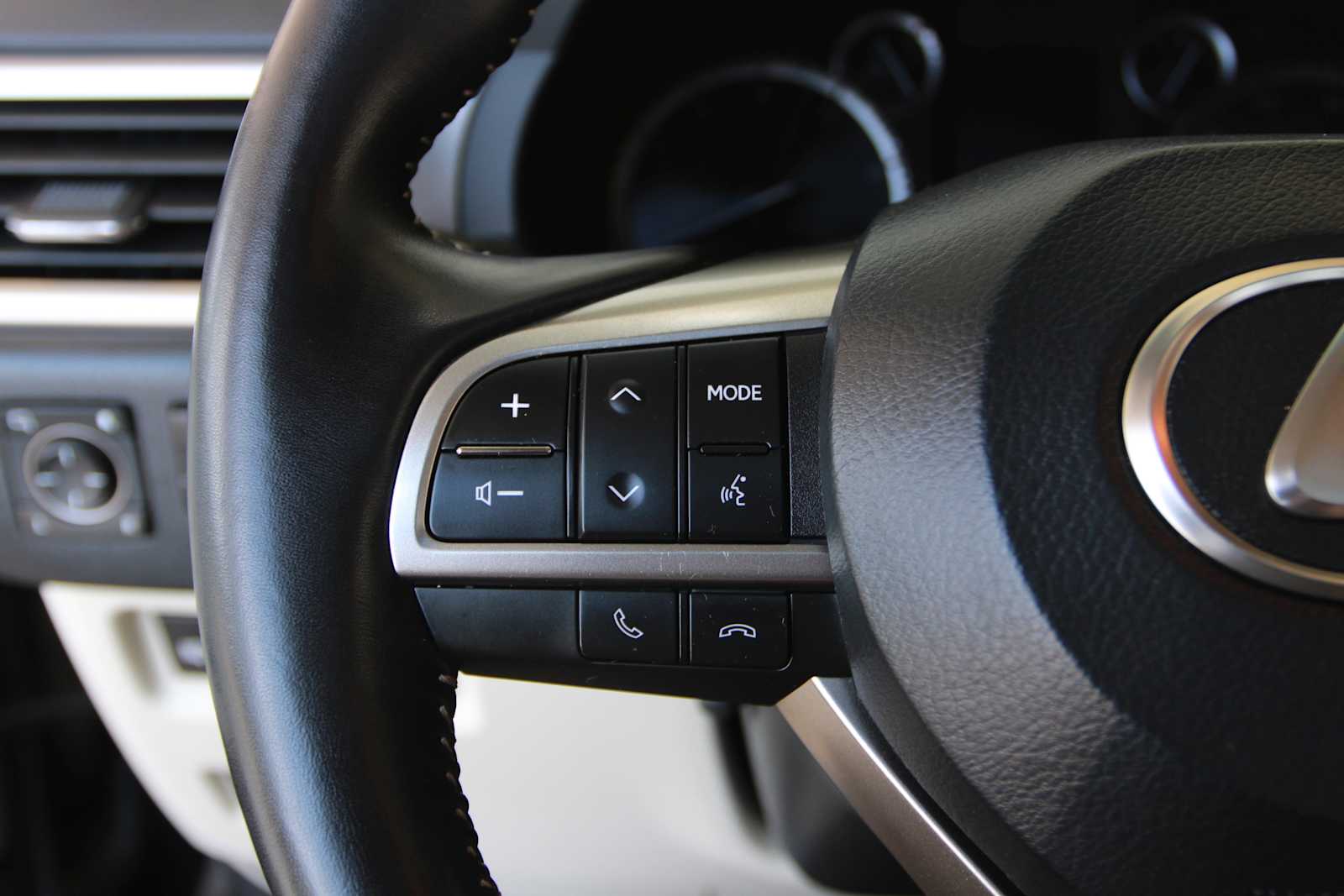 used 2023 Lexus GX 460 car, priced at $57,097