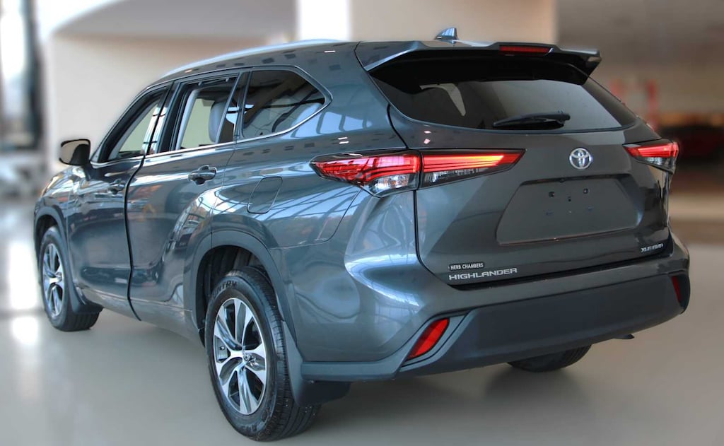 Used 2022 Toyota Highlander XLE SUV