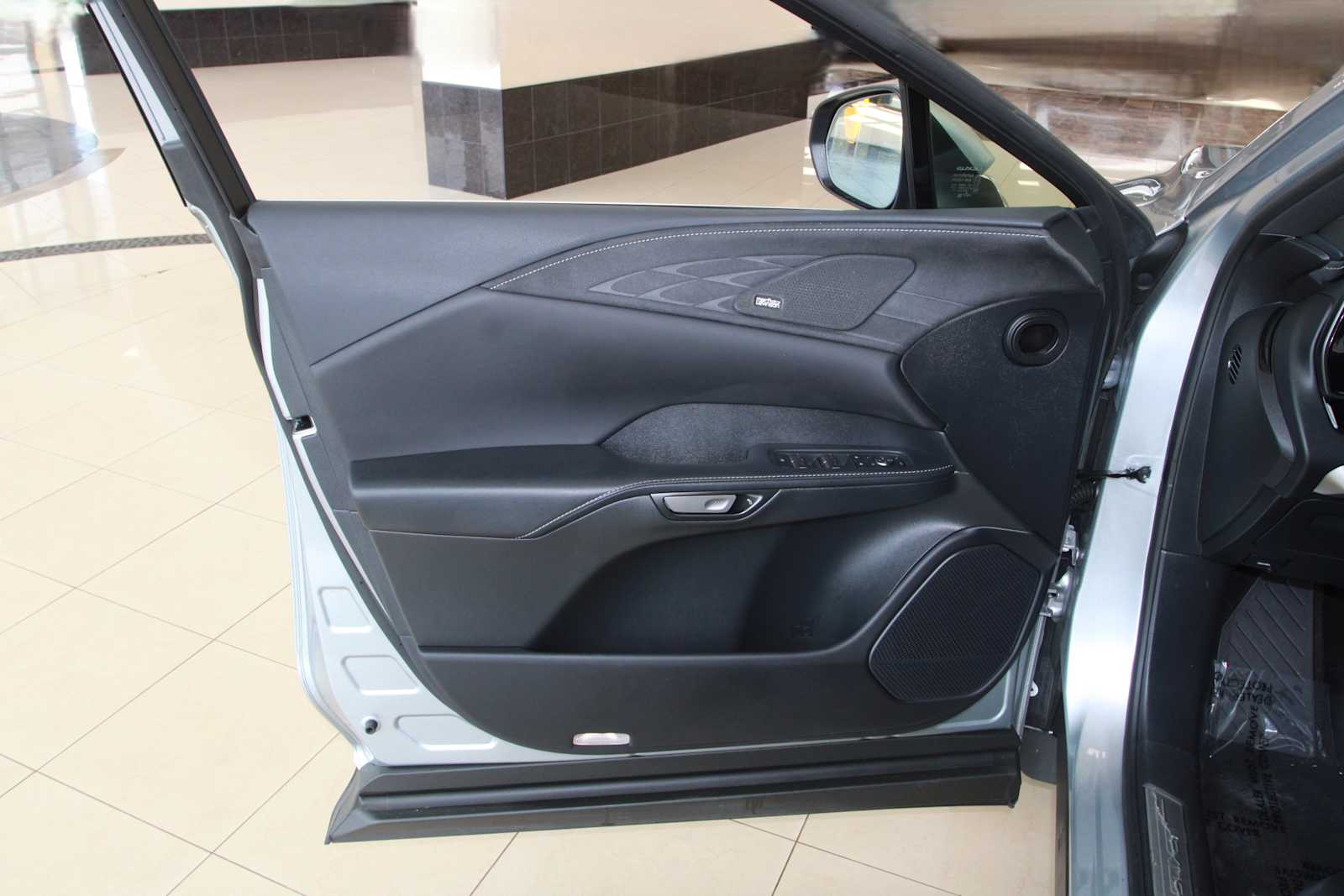 2025 Lexus RX PHEV 450h+ - Photo 24