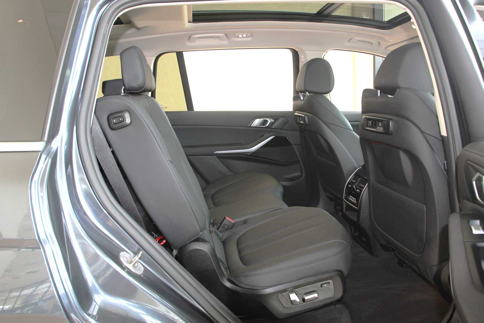 used 2021 BMW X7 car, priced at $43,497