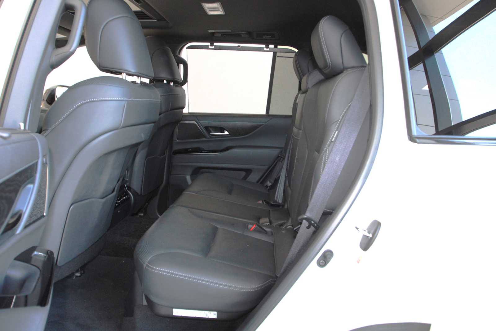 2025 Lexus LX Luxury - Photo 24
