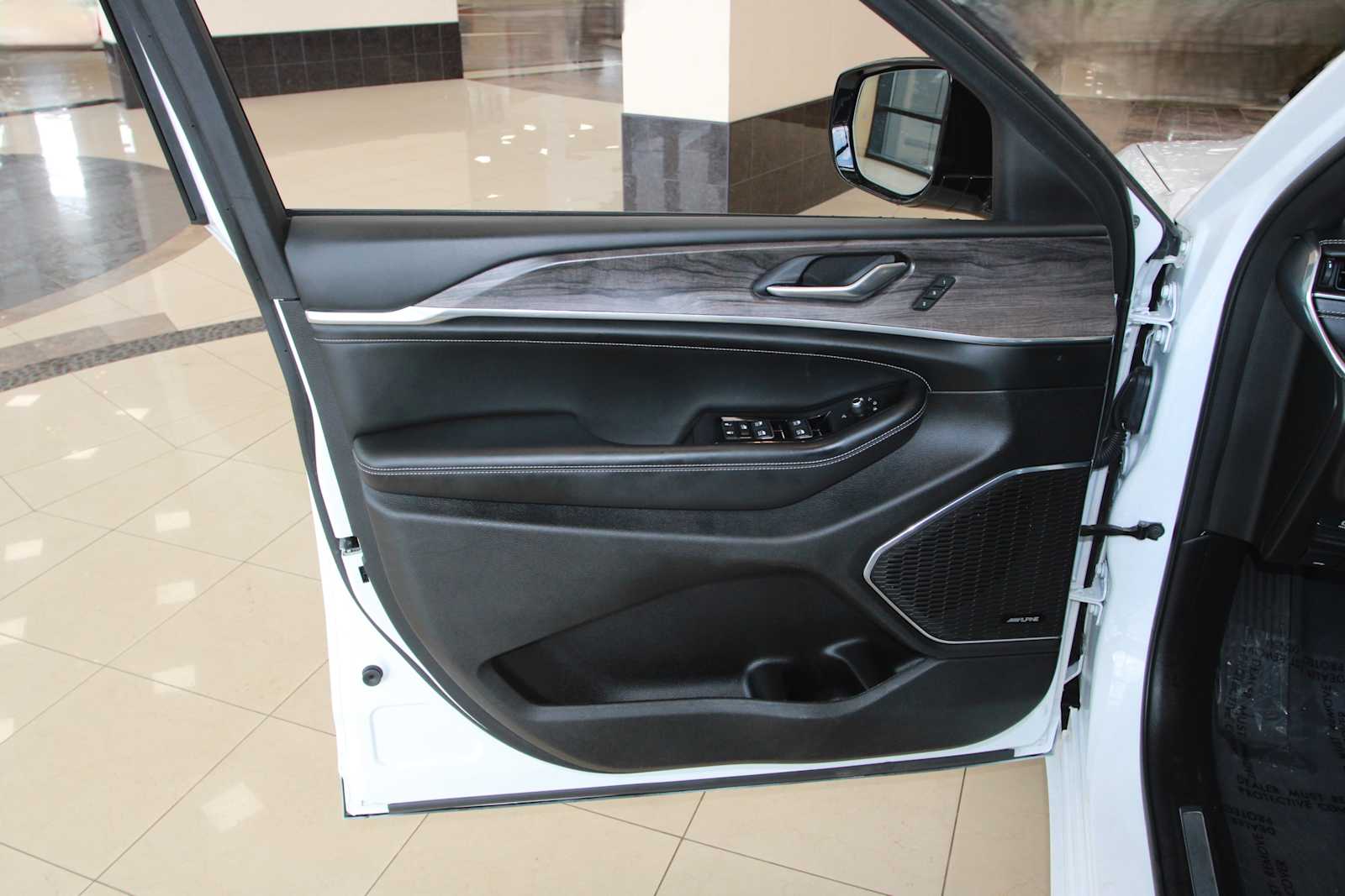 used 2023 Jeep Grand Cherokee car, priced at $36,897