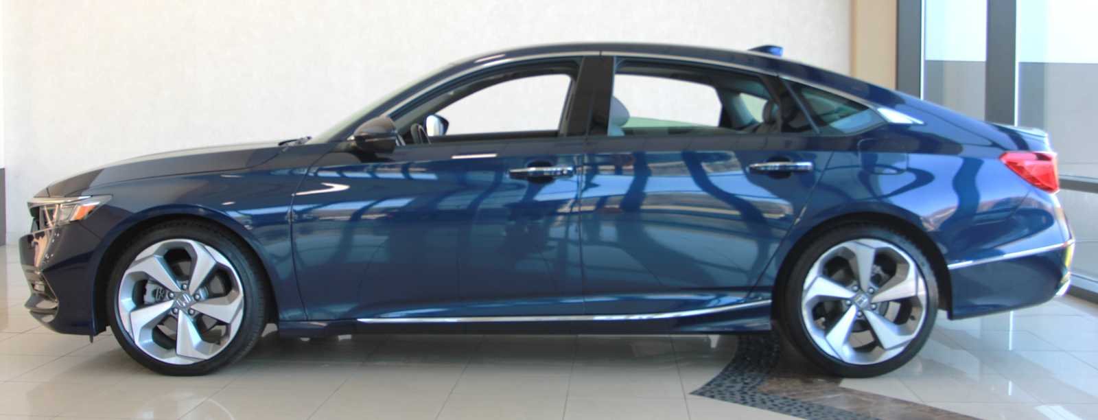used 2020 Honda Accord car, priced at $27,497