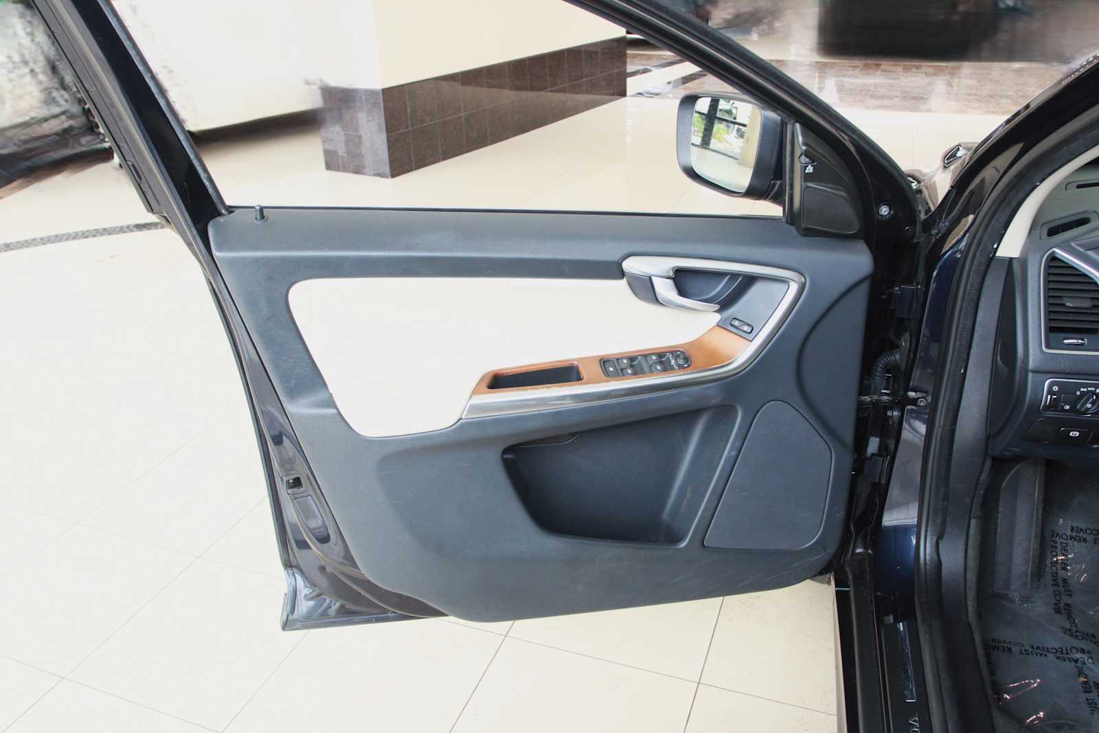 2017 Volvo XC60 23