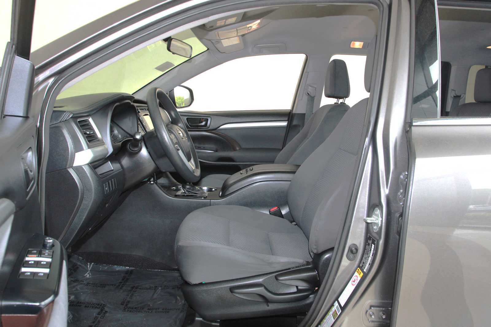 used 2015 Toyota Highlander car, priced at $18,497