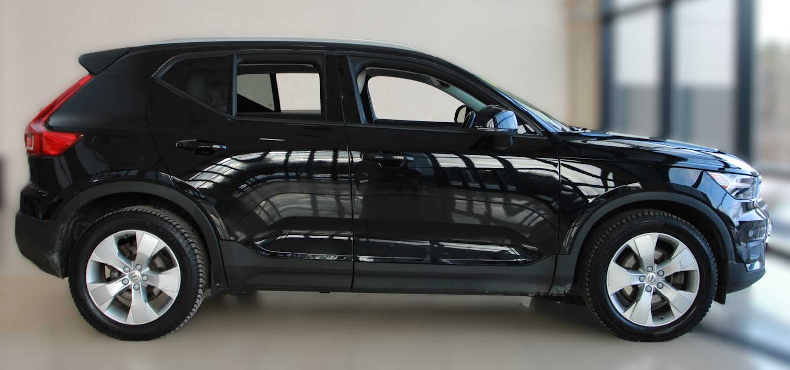 used 2020 Volvo XC40 car, priced at $17,497