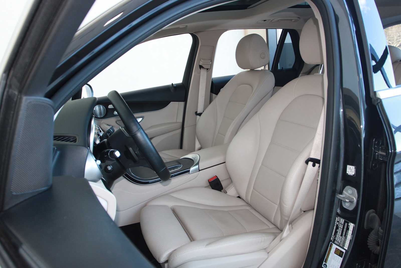 used 2020 Mercedes-Benz GLC 300 car, priced at $20,497