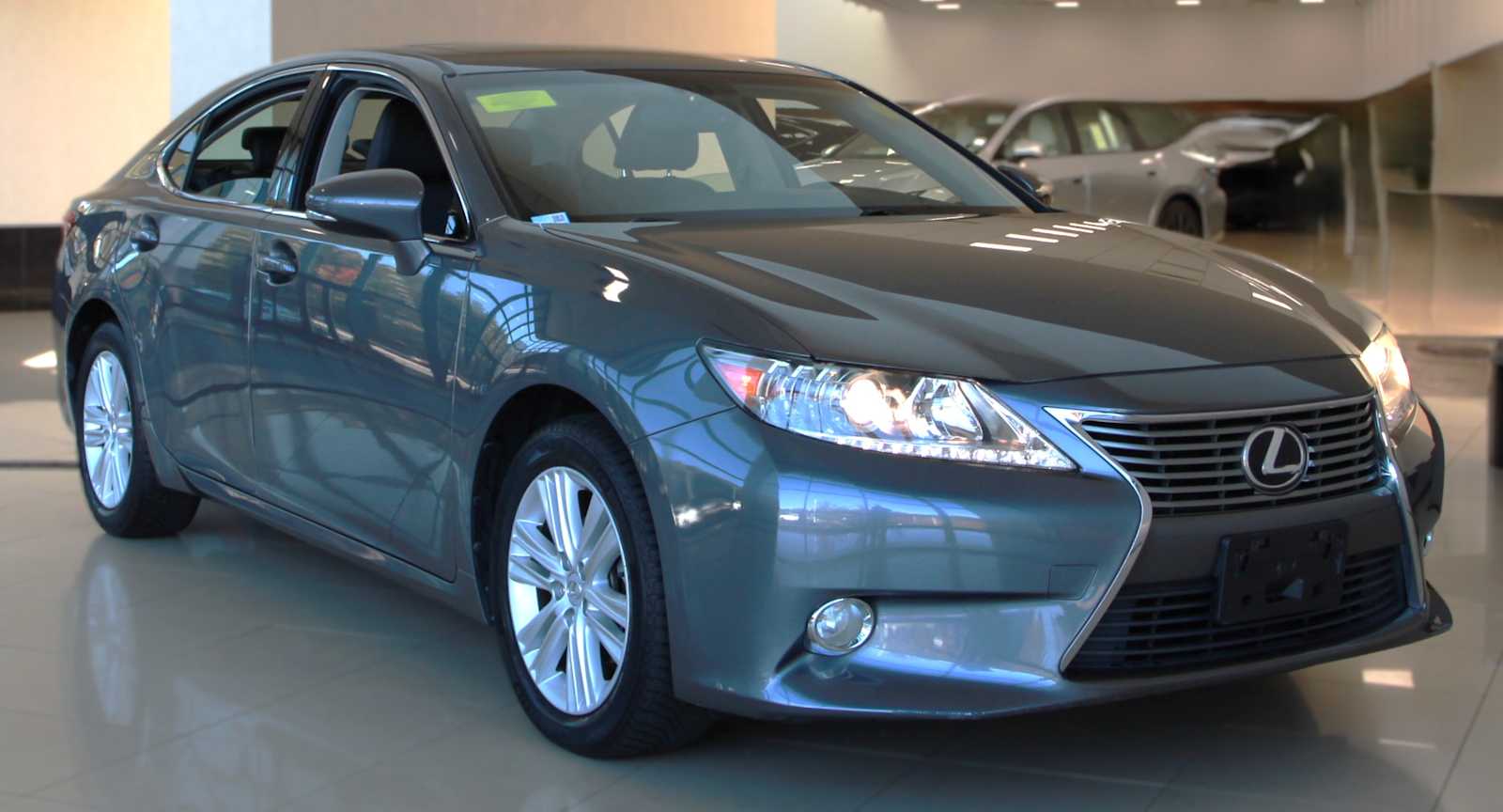Used 2014 Lexus ES 350 4-Door Sedan