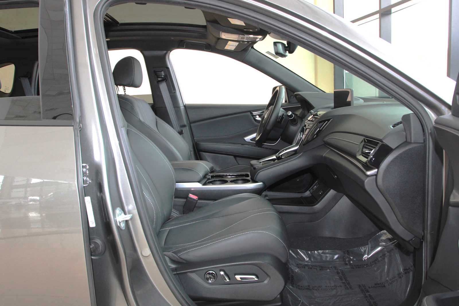 used 2025 Acura RDX car, priced at $41,097