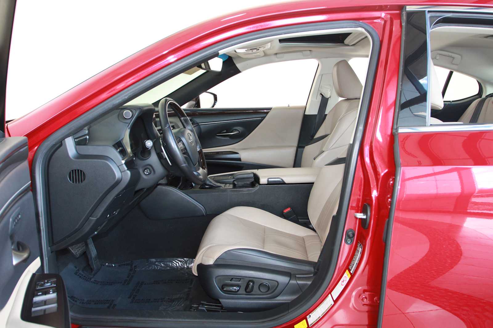 used 2019 Lexus ES 300h car, priced at $23,497