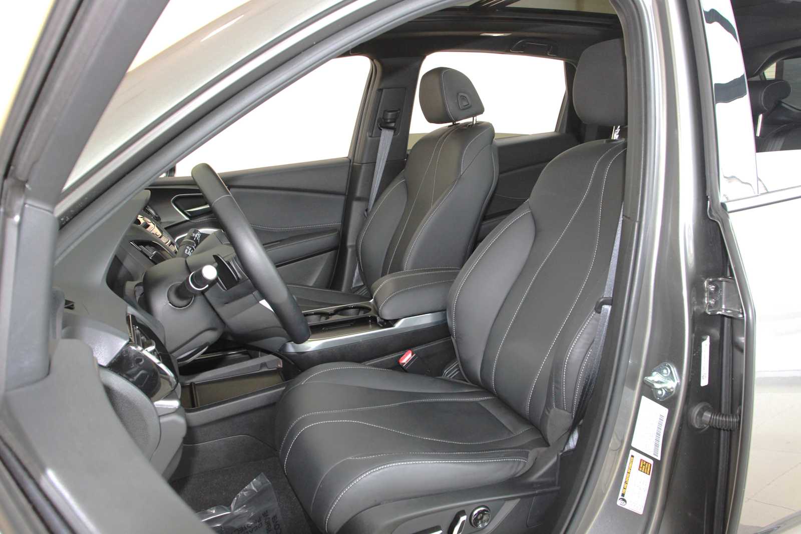 used 2025 Acura RDX car, priced at $41,097