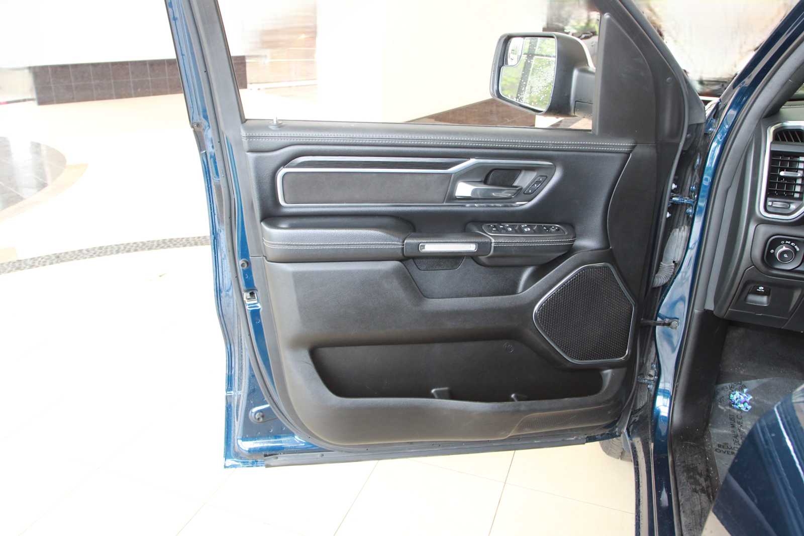 2024 RAM Ram 1500 Pickup Laramie - Photo 21