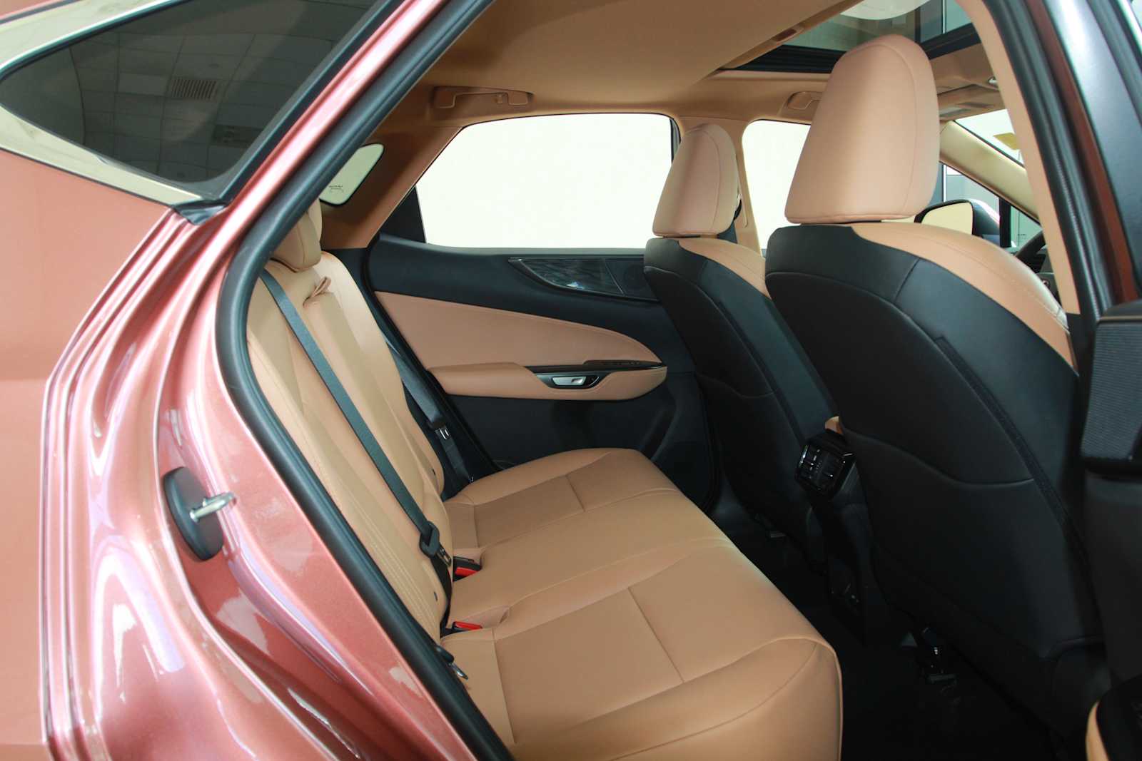 2026 Lexus NX 350 - Photo 30