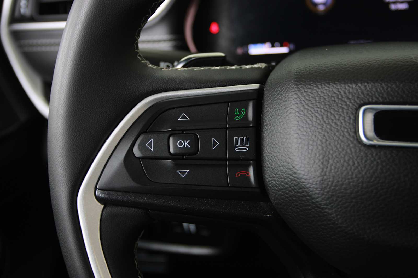 used 2023 Jeep Grand Cherokee car, priced at $30,497