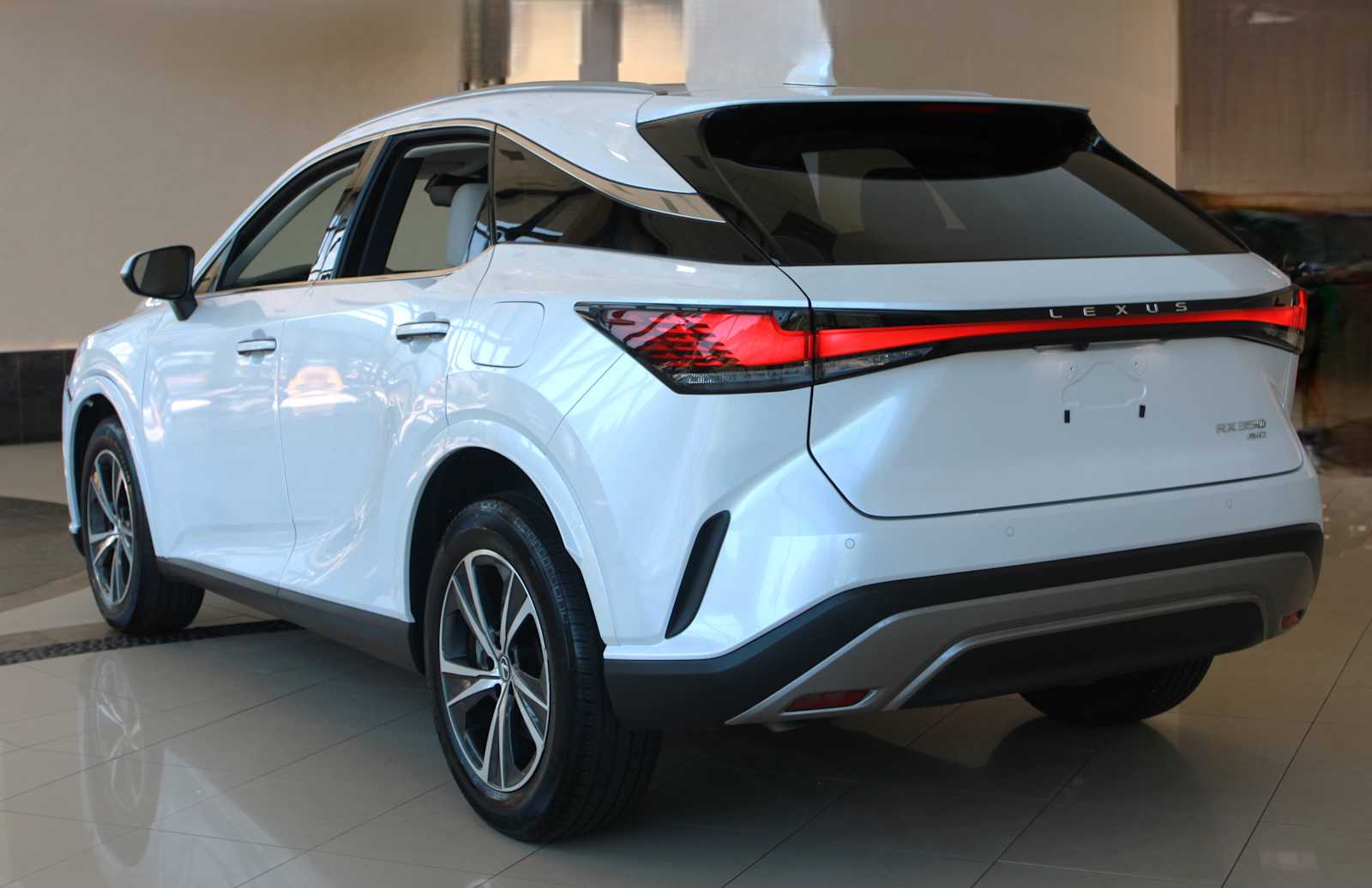 2024 Lexus RX 350 Premium photo 3