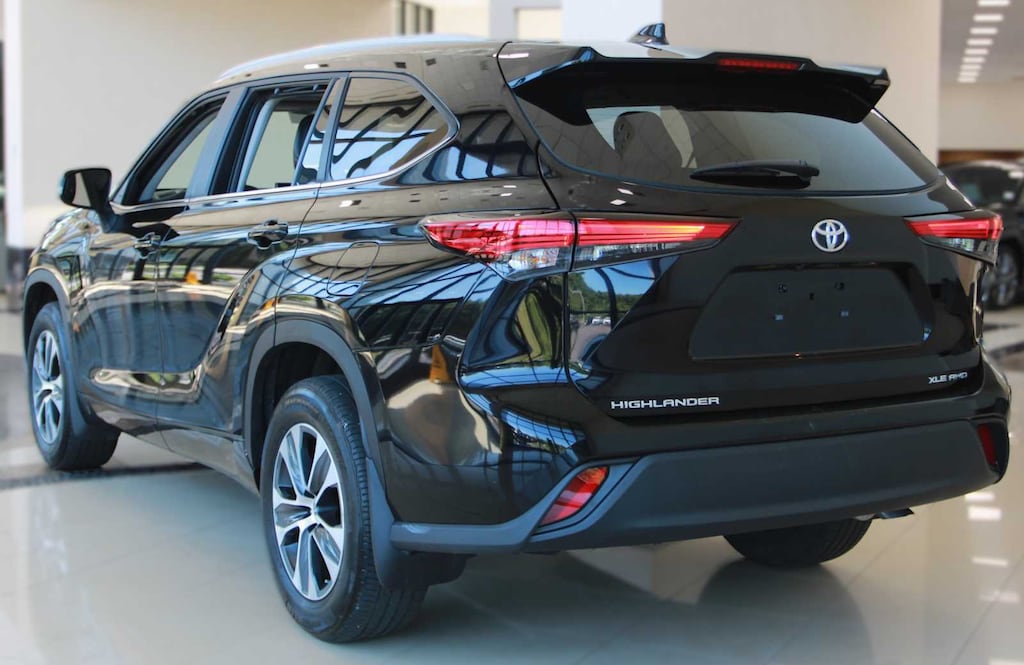 Used 2023 Toyota Highlander XLE SUV