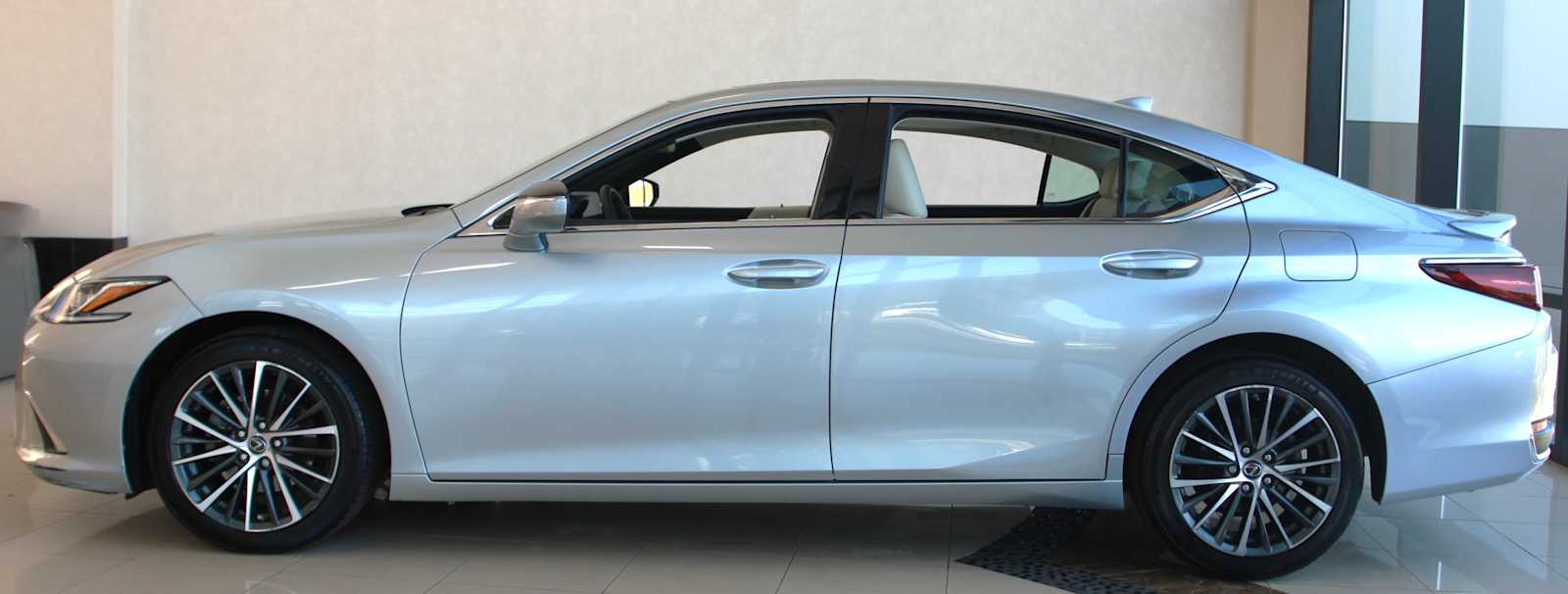 used 2022 Lexus ES 250 car, priced at $35,497