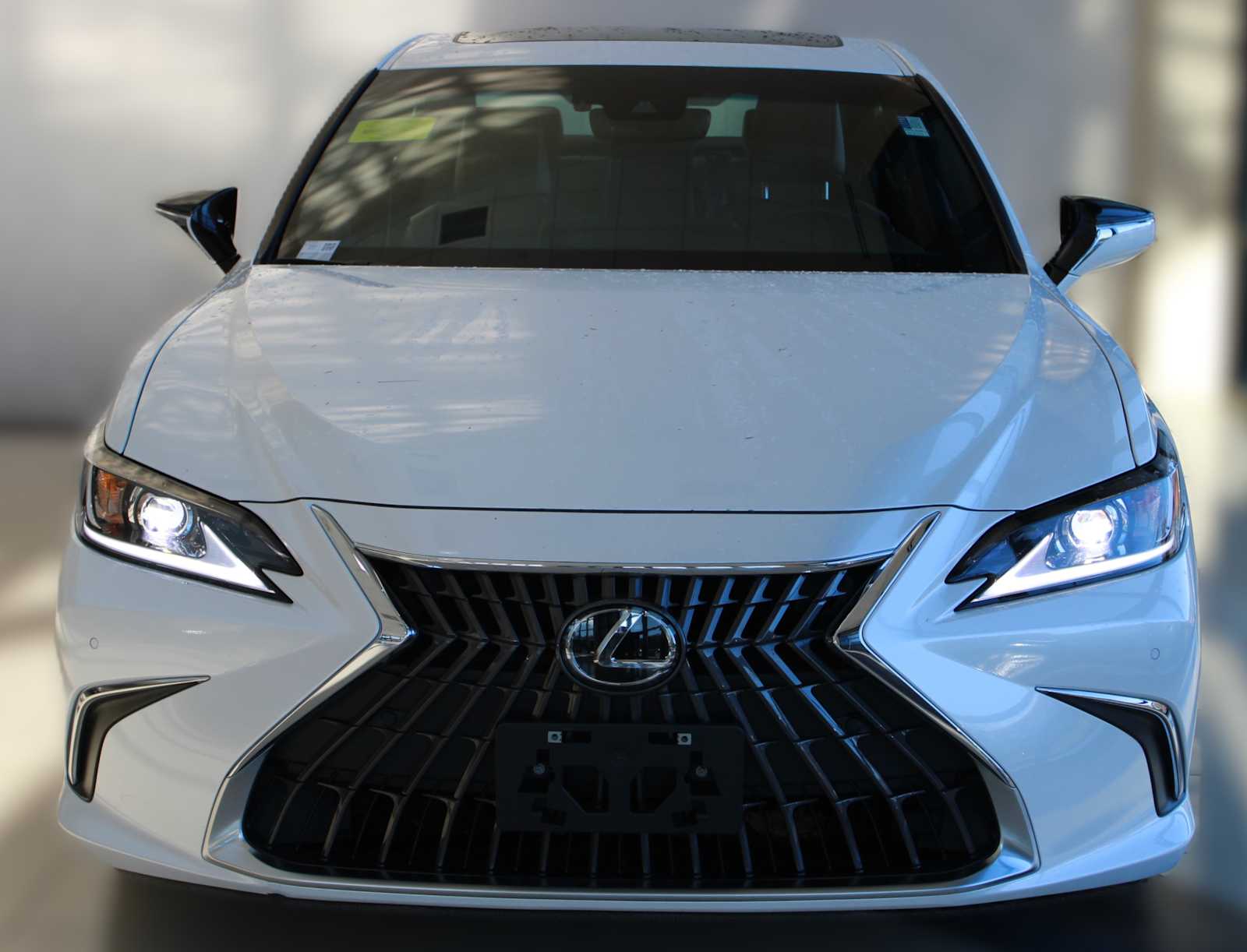 2023 Lexus ES 350 photo 2