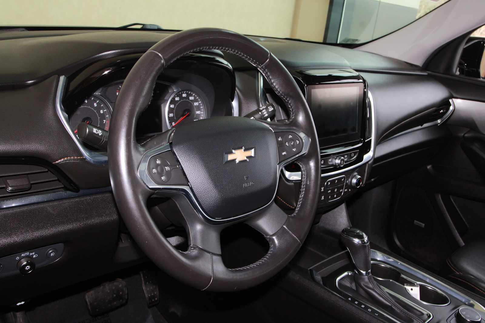 used 2019 Chevrolet Traverse car, priced at $17,497