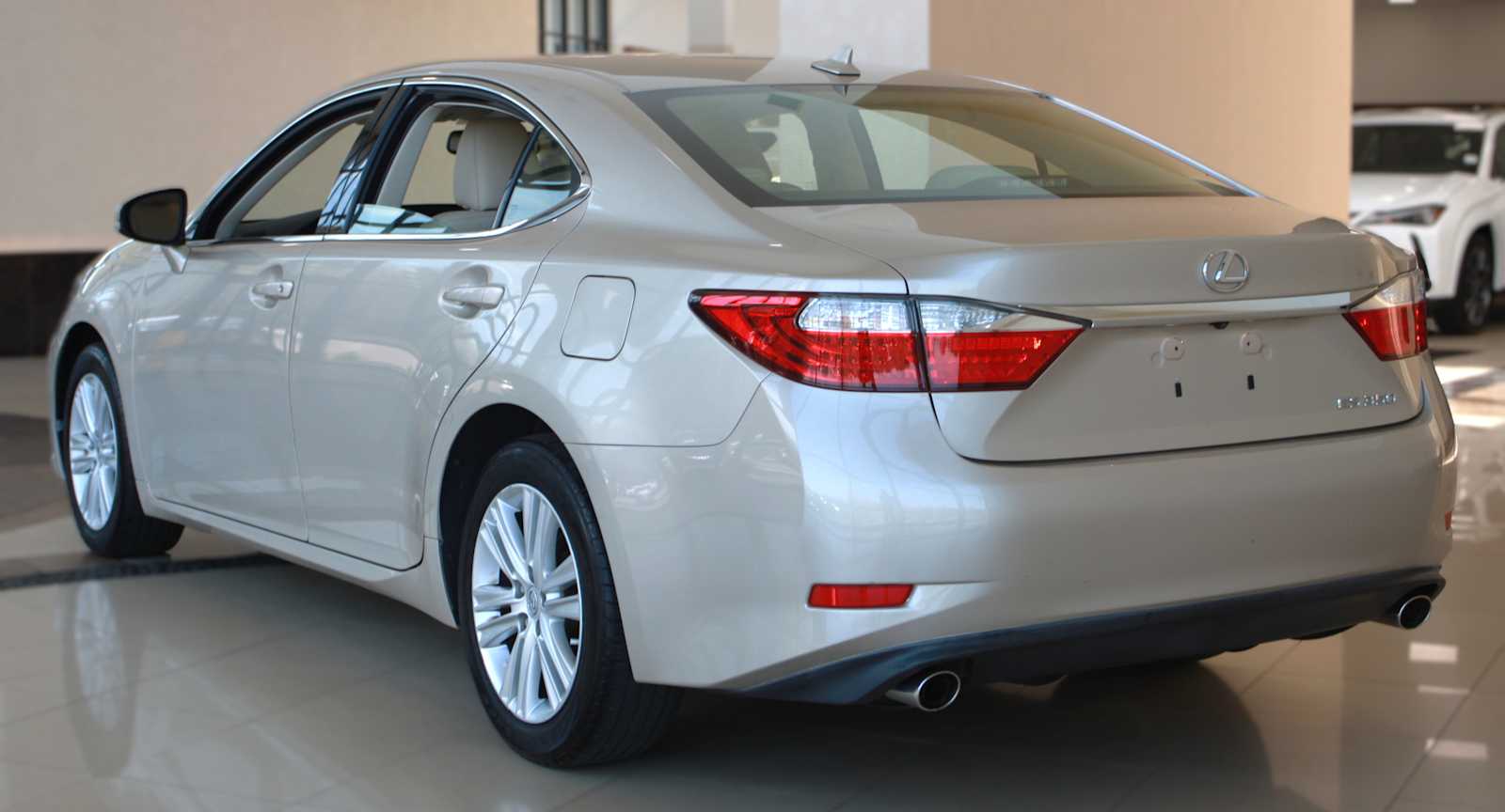 used 2014 Lexus ES 350 car, priced at $17,997