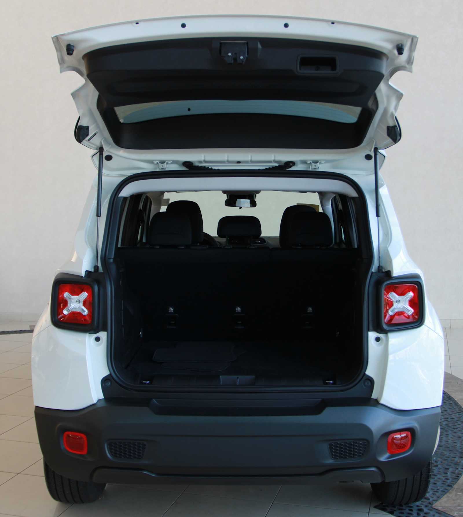 2021 Jeep Renegade Latitude photo 2