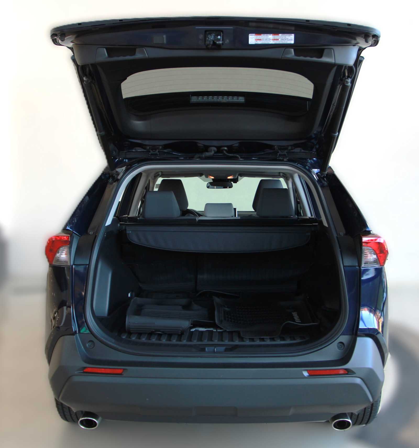 2021 Toyota RAV4 XLE photo 3