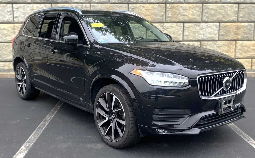 Used 2022 Volvo XC90 Momentum SUV