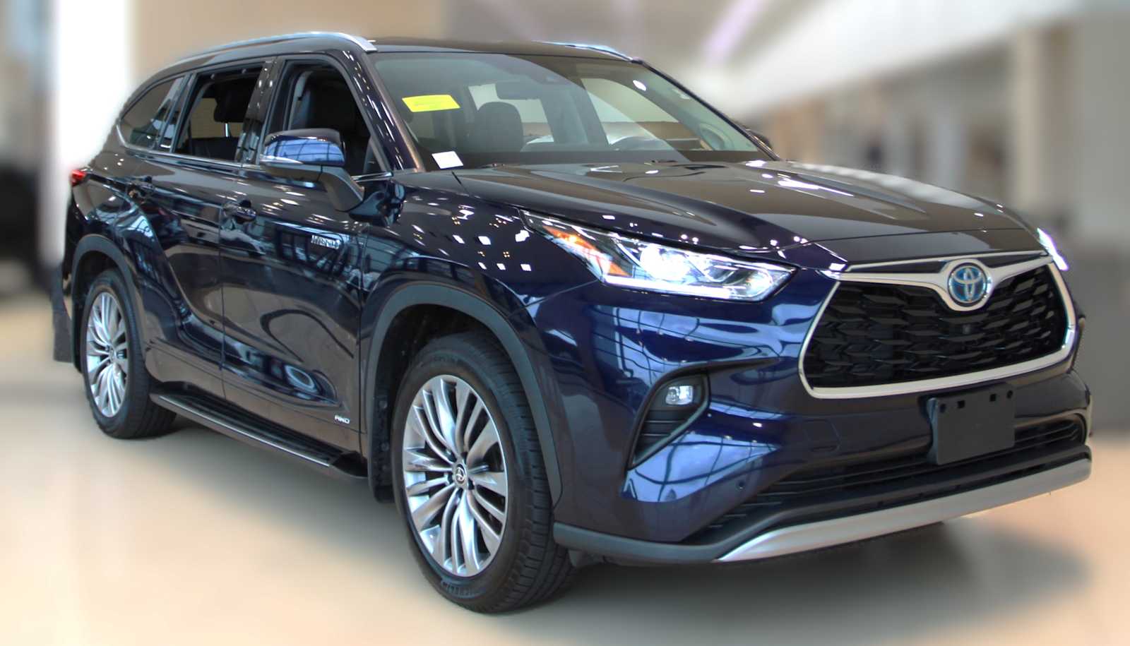 2021 Toyota Highlander Platinum's photo