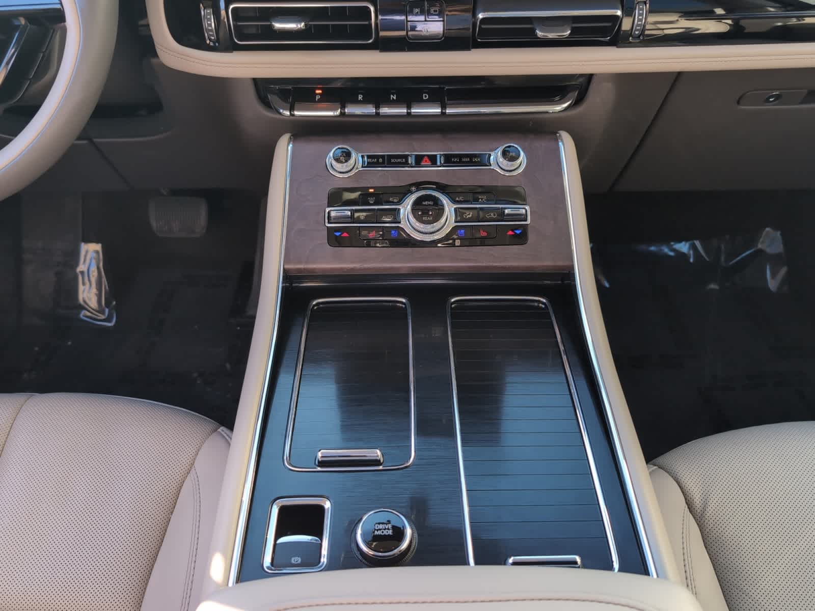 used 2023 Lincoln Aviator car, priced at $40,998