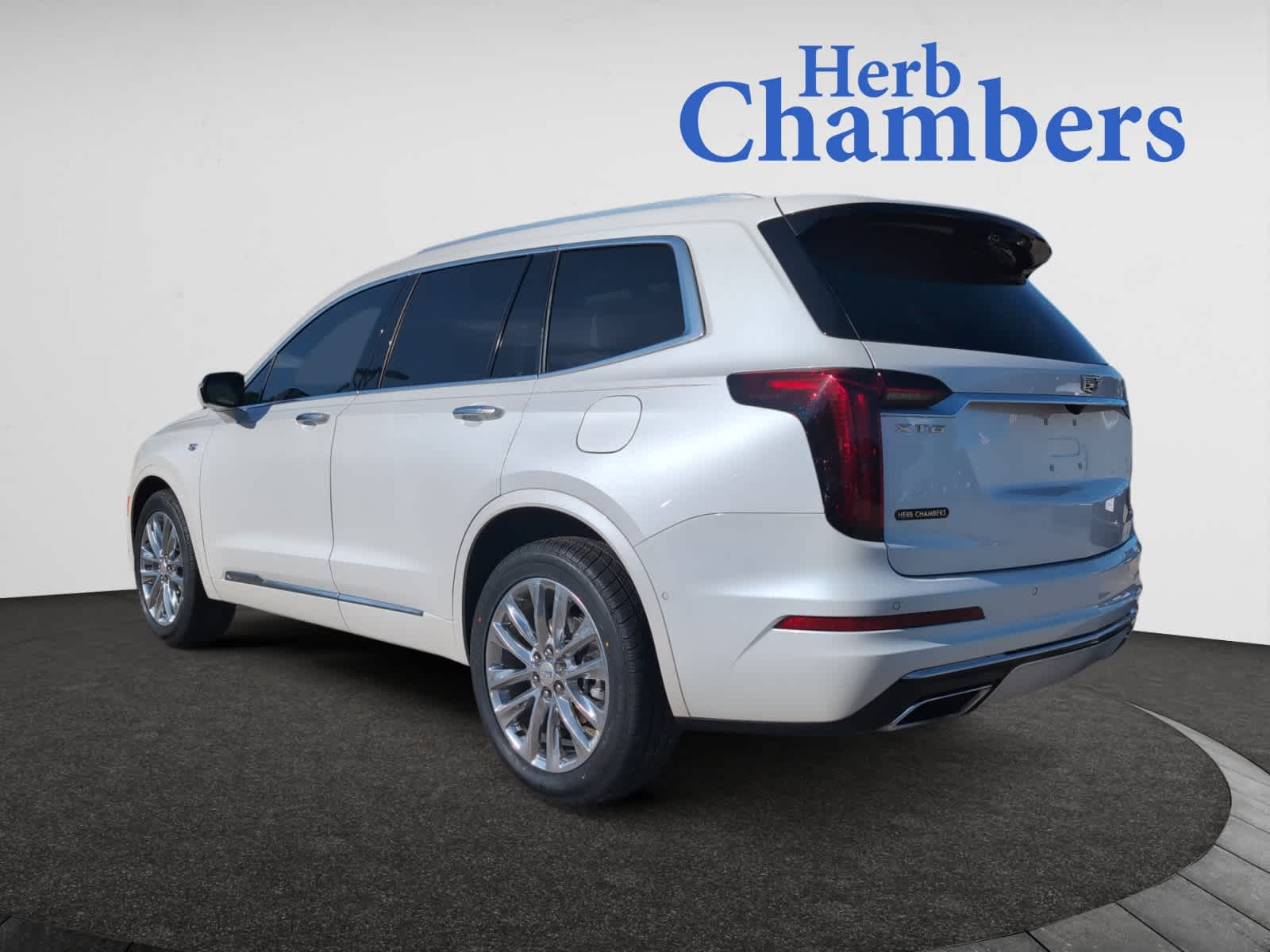 2022 Cadillac XT6 Premium Luxury photo 3