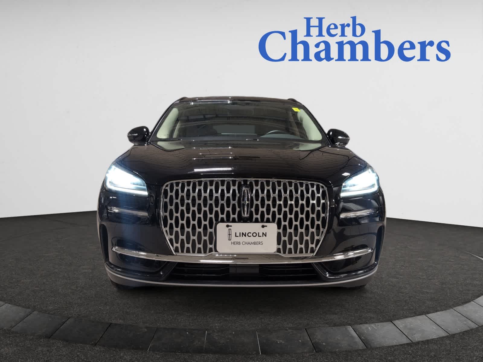 2025 Lincoln Corsair Premiere photo 2