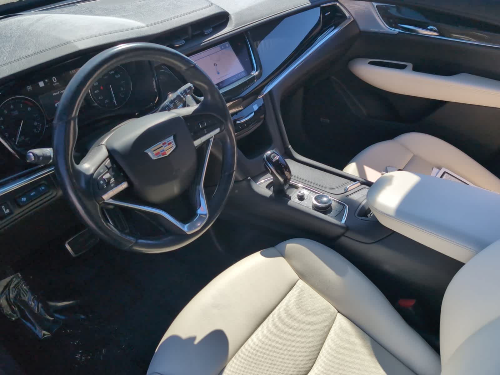 used 2020 Cadillac XT6 car, priced at $26,298