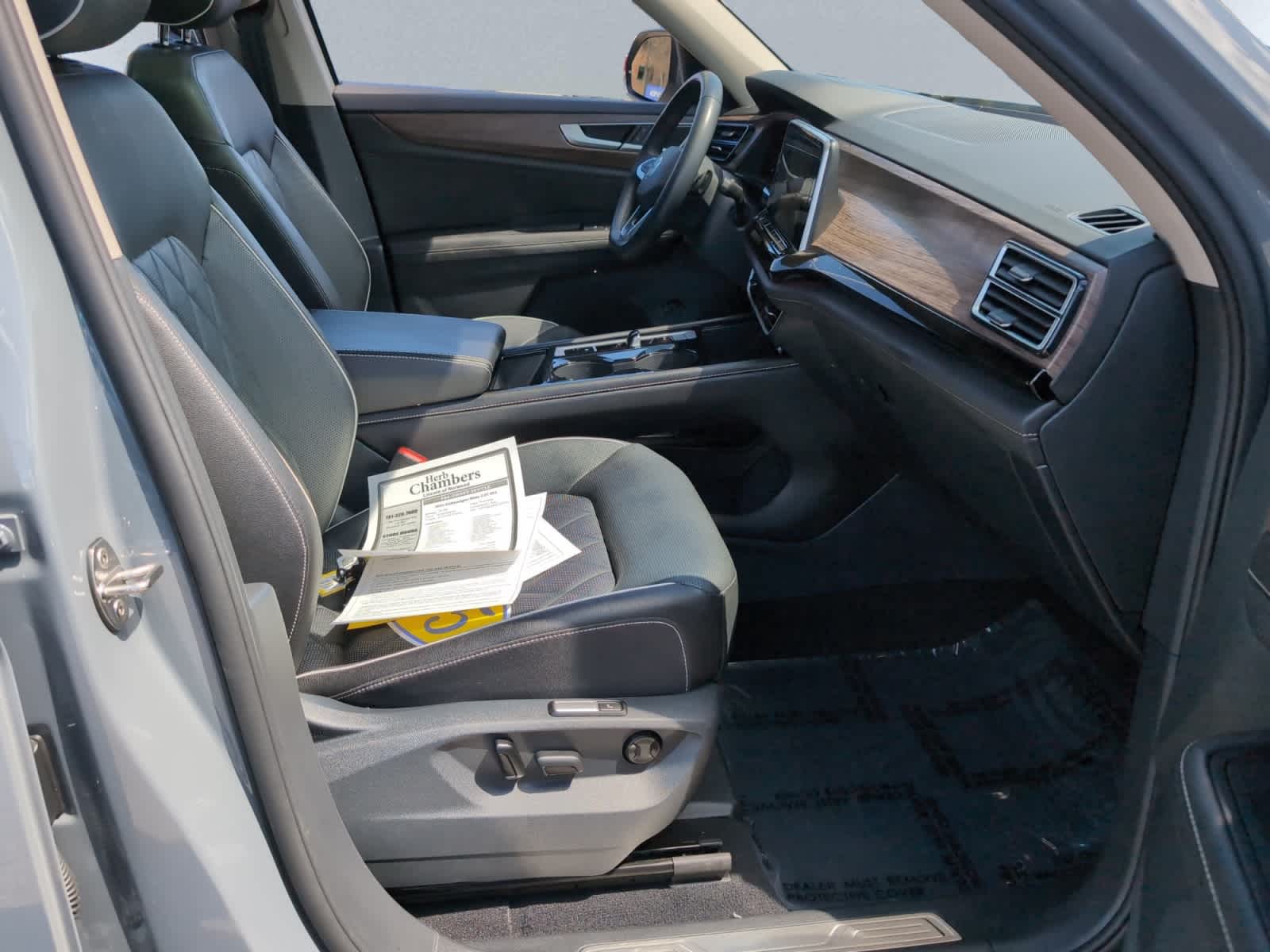 used 2025 Volkswagen Atlas car, priced at $44,398