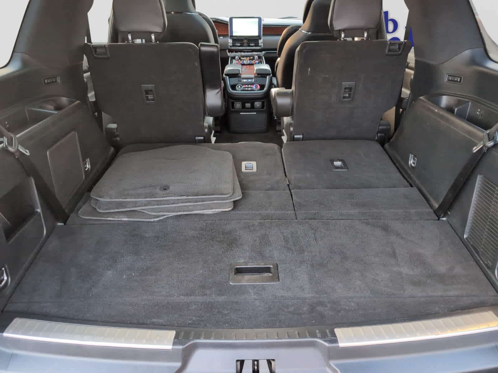 used 2021 Lincoln Navigator car, priced at $45,998