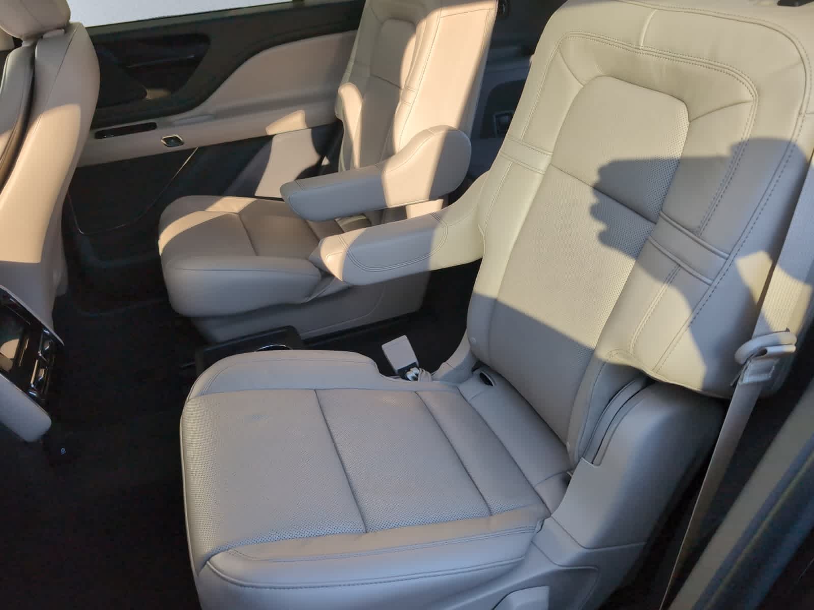 used 2023 Lincoln Aviator car, priced at $40,998