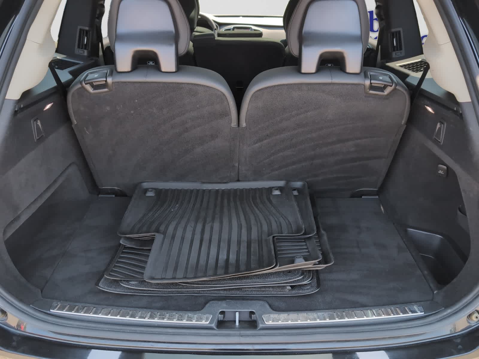used 2024 Volvo XC90 car, priced at $39,998