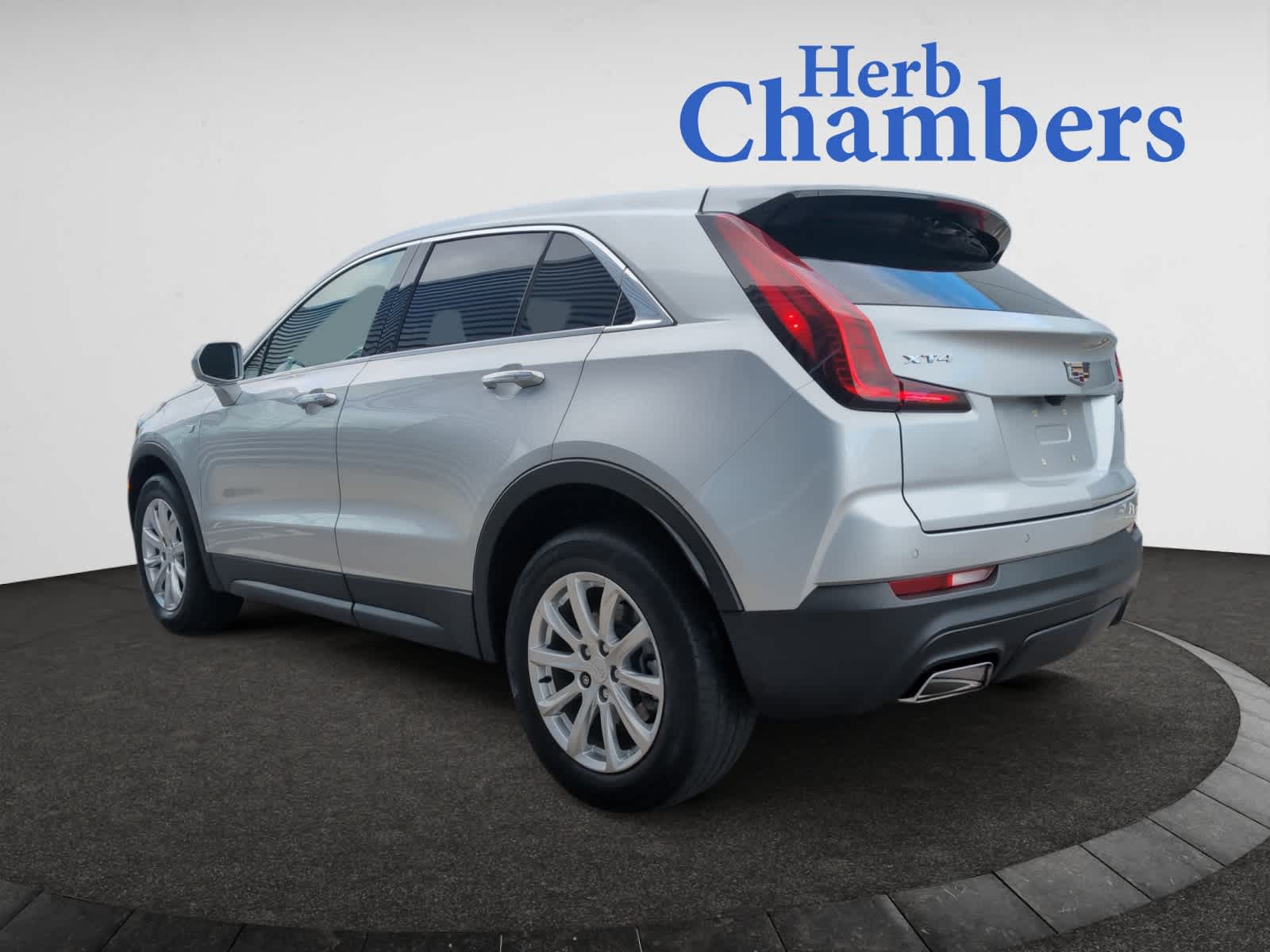 2020 Cadillac XT4 Luxury photo 2