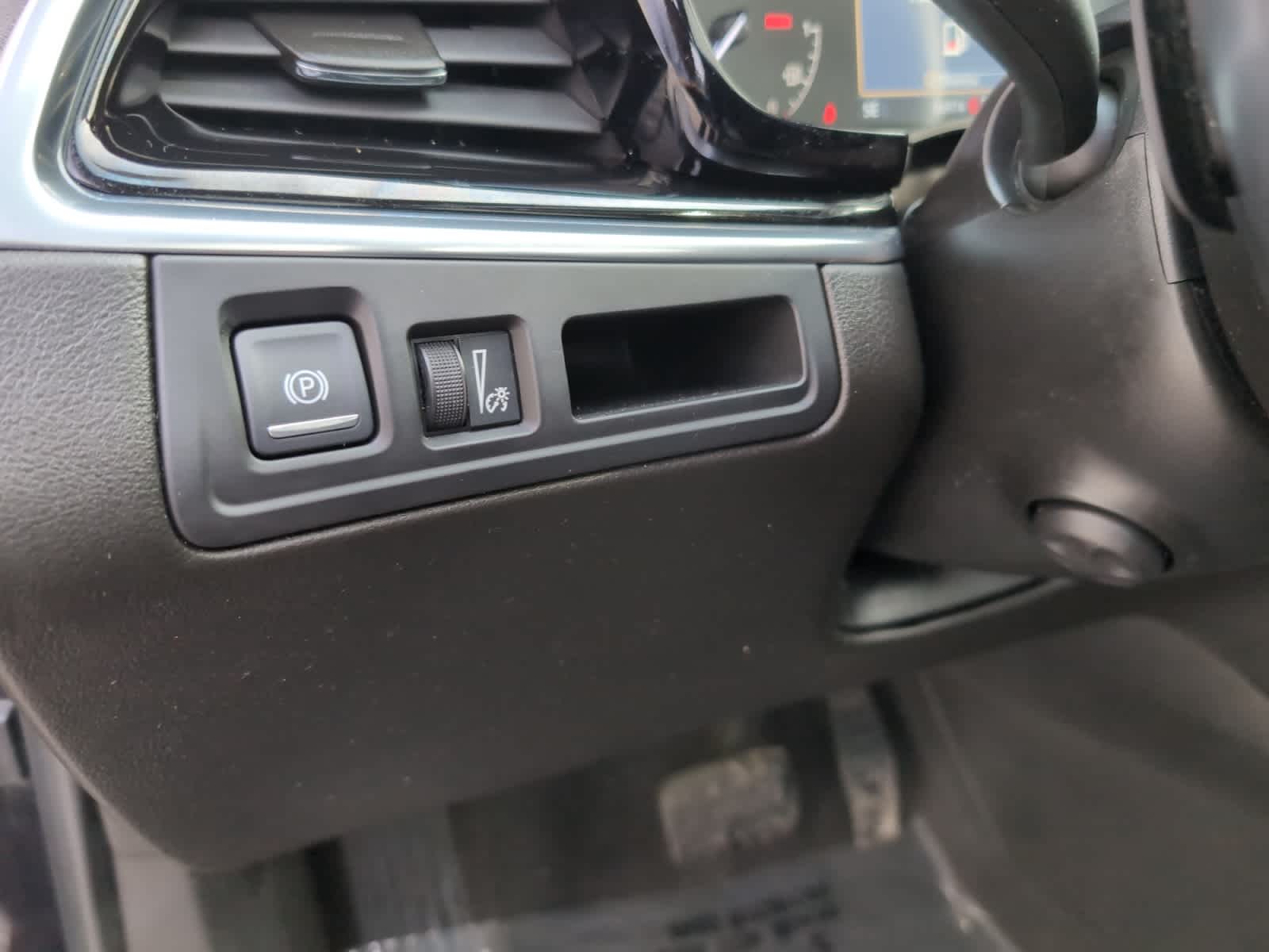 used 2021 Cadillac XT6 car, priced at $29,899