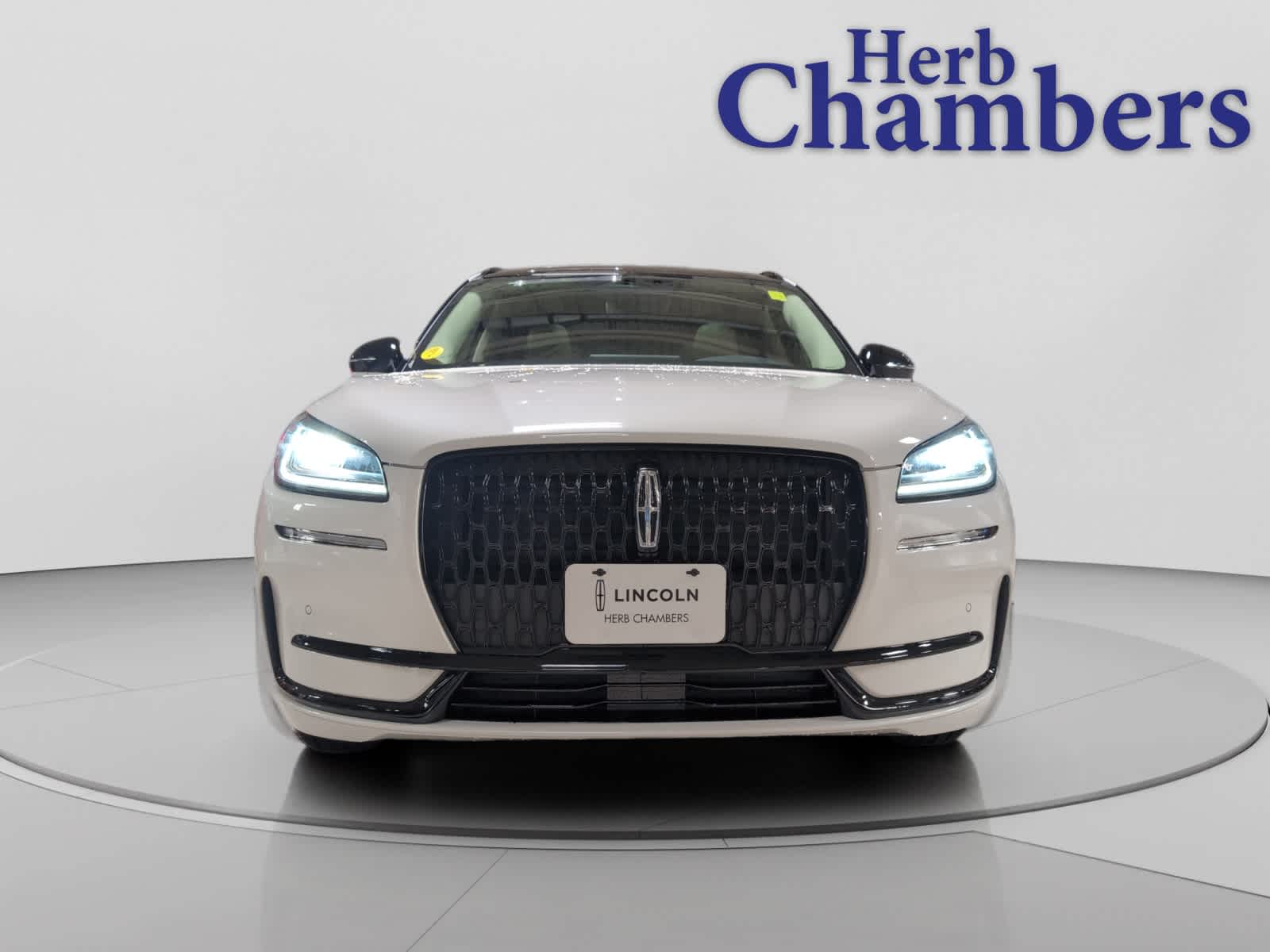 2025 Lincoln Corsair Premiere photo 2