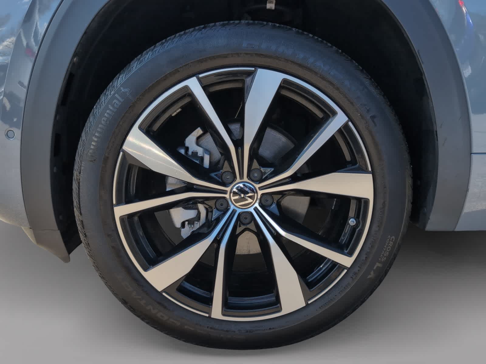 used 2025 Volkswagen Atlas car, priced at $44,398